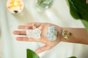 Como limpiar tus cristales y piedras